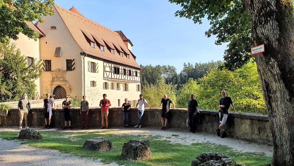 Members of GRK 2423 FRASCAL in front of Burg Rabenstein