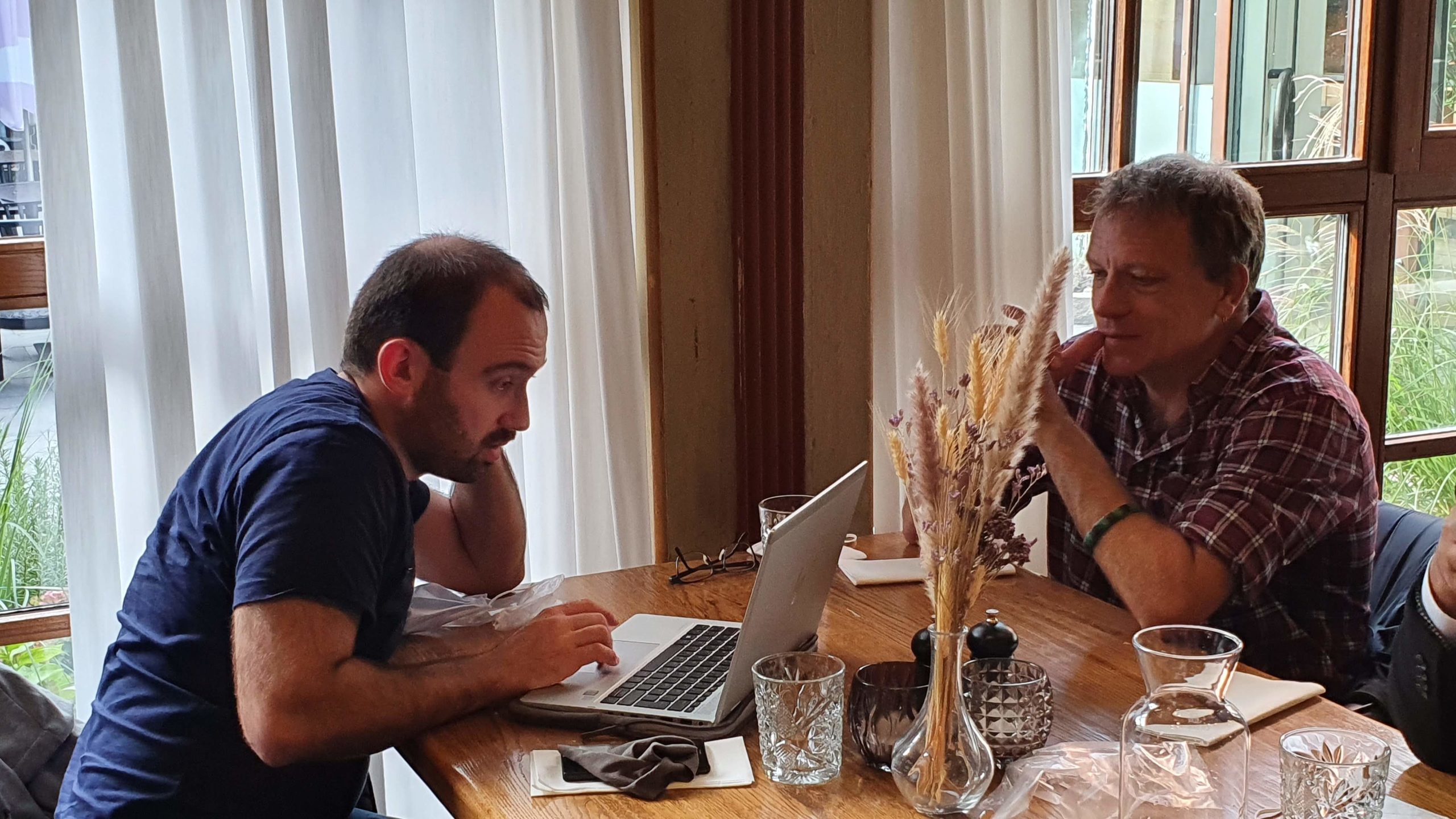 Intensive, cross-project discussions during the breaks
