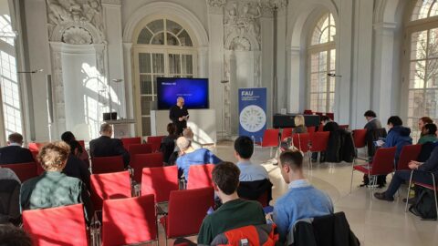 Spokesperson Paul Steinmann welcomes the researchers. (Image: A. Dakkouri-Baldauf)